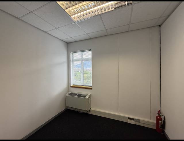 74M² OFFICE TO LET IN CONSTANTIA